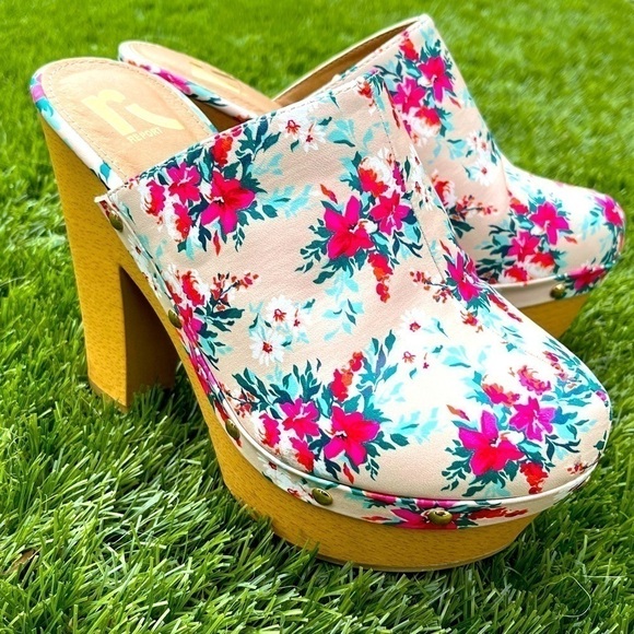 💐✨ Floral Wooden Clog Platforms | Boho Vintage Style | Size 6 - Picture 2 of 4